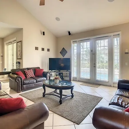 Fantastic 7 Bed 6 Bath In Prestigious Gated Comm, Villa